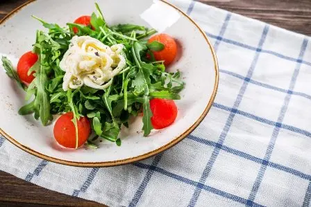 Tips dan Menu Makan Malam Sehat yang Disenangi Tubuh