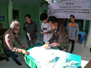 TN Taka Bonerate Serahkan Bantuan Usaha pada Masyarakat Binaan