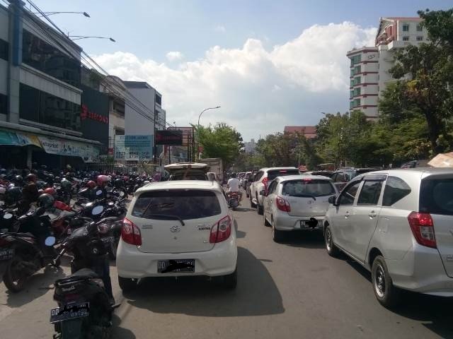 Darimana Memulai Menata Ulang Perparkiran yang Semrawut di Kota Makassar?