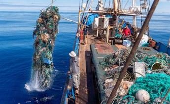 Mengurangi Sampah dan Ancamannya dengan Aksi Pembersihan Laut