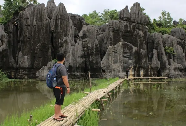 5 Tips Aman Berwisata ke Gua Batu Rammang-Rammang Maros