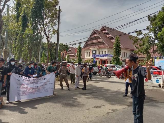 Peringati Hari Nelayan, Pemuda Pangkep Gelar Demonstrasi