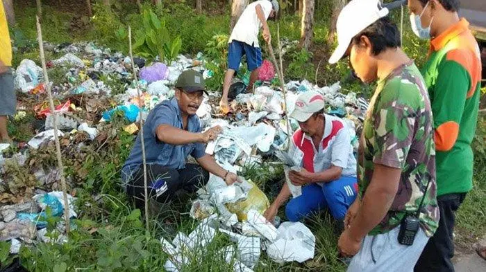 Oknum Tak Bertanggungjawab Telantarkan Sampah Medis di Hutan, Terlalu!