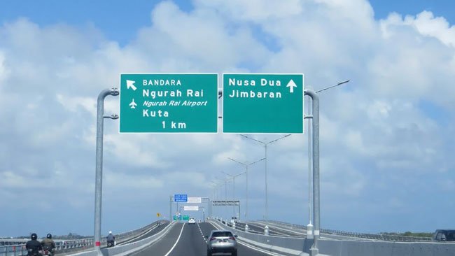 Mengorek Makna Warna Hijau pada Rambu Jalan