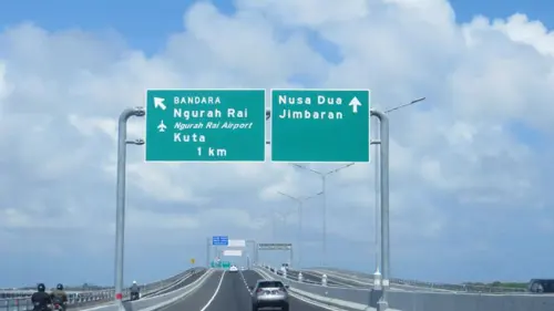 Mengorek Makna Warna Hijau pada Rambu Jalan