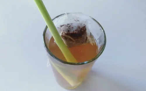 Praktis Dibuat, Teh Madu Serei Menyegarkan Diseduh Pagi Hari