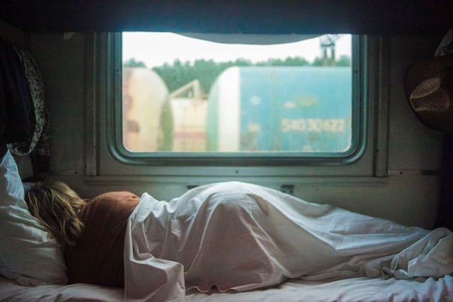 5 Kebiasaan Baik Sebelum Tidur yang Bernilai Positif bagi Lingkungan