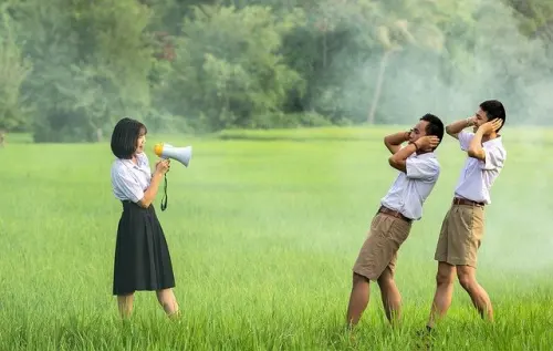Bagaimana Tumbuhan di Hutan Kota Berfungsi sebagai Peredam Kebisingan?
