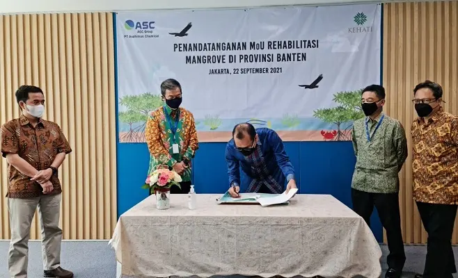 KEHATI dan Asahimas Tandatangani Kesepakatan Program Mangrove Blue Carbon
