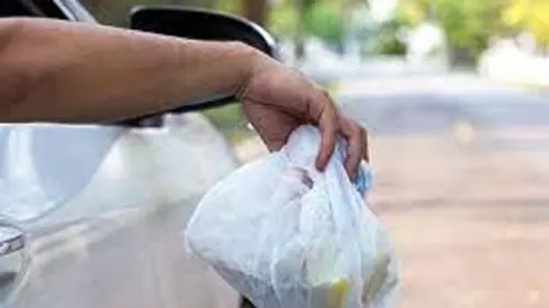 Pernahkah Kamu Membuang Sampah dari Atas Kendaraan, Apa Alasannya?