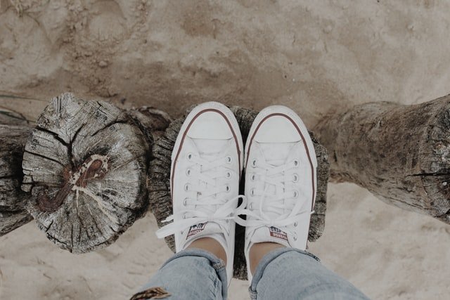 3 Langkah Praktis Mencuci Sepatu Putih agar Tidak Menguning