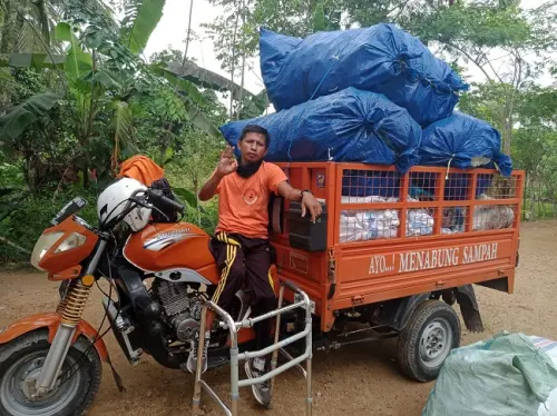 Ali Topan, Pejuang Bank Sampah dari Kabupaten Pinrang yang Tanpa Kata Menyerah