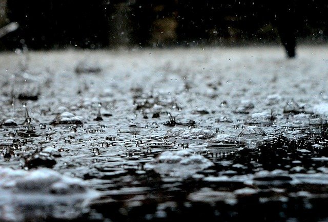 Apakah Air Hujan Aman Dikonsumsi Meski Sudah Dimasak?