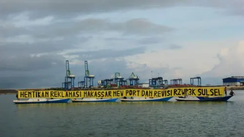Aksi Koalisi Save Spermonde Serukan Penghentian Reklamasi Makassar New Port