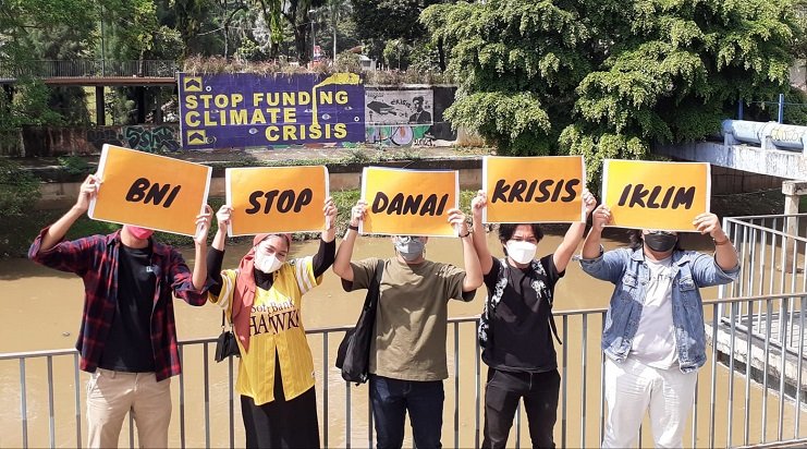 Krisis Iklim Makin Ancam Bumi, Anak Muda Desak BNI Stop Danai Batu Bara