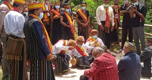 'Lonto Leok' Dialog Tiga Pilar Menuju Kelestarian Hutan Di Matim, NTT