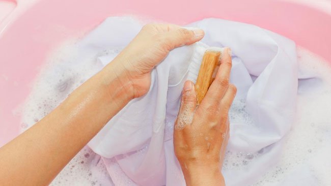 4 Bahan Alami yang Bisa Menghilangkan Noda Hitam pada Mukena