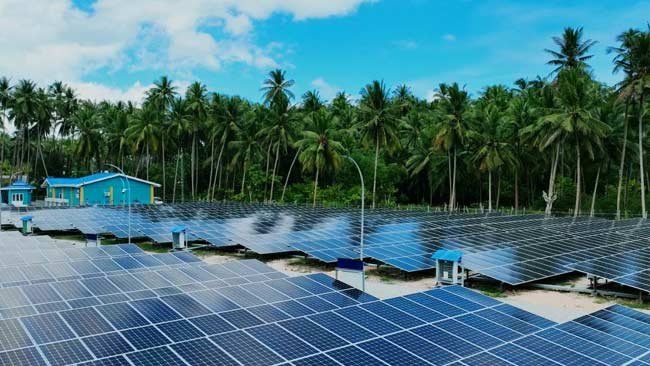 Pembangkit Listrik Tenaga Surya Terbesar Sulsel Resmi Beroperasi di Selayar