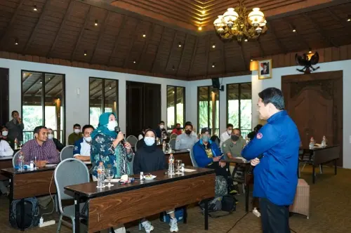 Mencari Sudut Pandang Baru, Hidupkan Media Sosial KLHK