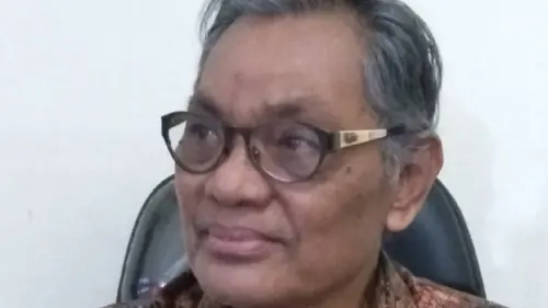 Lewat Pohon Ara, Yudhistira Menggugat Walikota