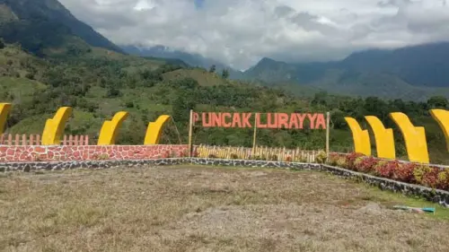 Menjaring Eksotisme dan Kesegaran di Puncak Lurayya Jam 8 Pagi