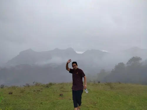 Jelajah Puncak Bulu Garancing Barru, Menawan dan 'Instagramable'