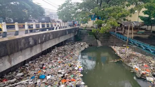 Kota dan Tumpukan Sampah di antara Lapis-lapis Kesadaran