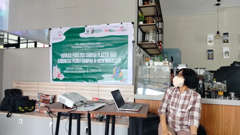 Dosen Universitas Pertamina Perkenalkan Pirolisis Sampah Plastik di Makassar