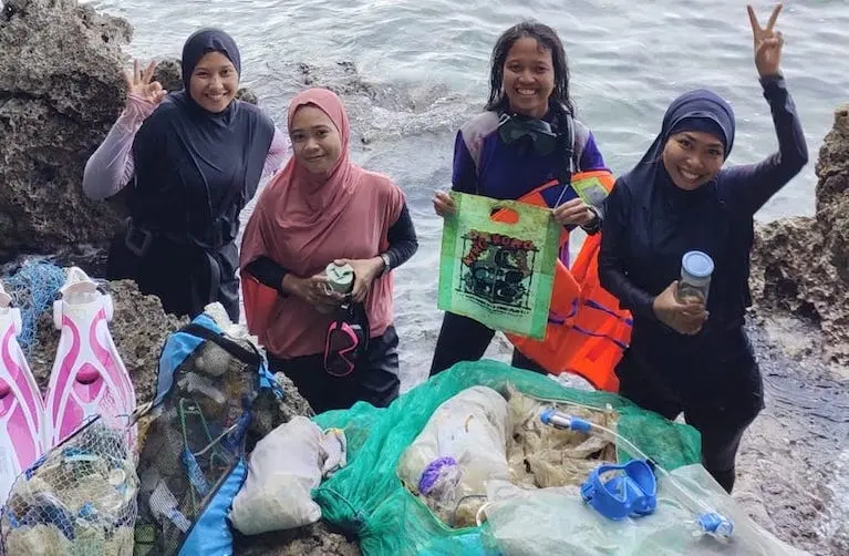 Mencari Akar Permasalahan Sampah di Laut Darubiah