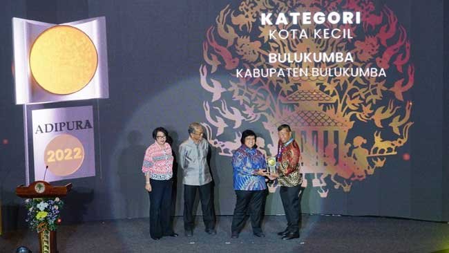 Mantap, 13 Kabupaten di Sulsel Diganjar Piala dan Sertifikat Adipura 2023
