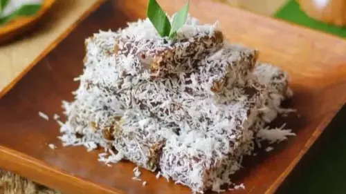 Daeng Ina, Kue Ongol-ongol, dan Sejarahnya