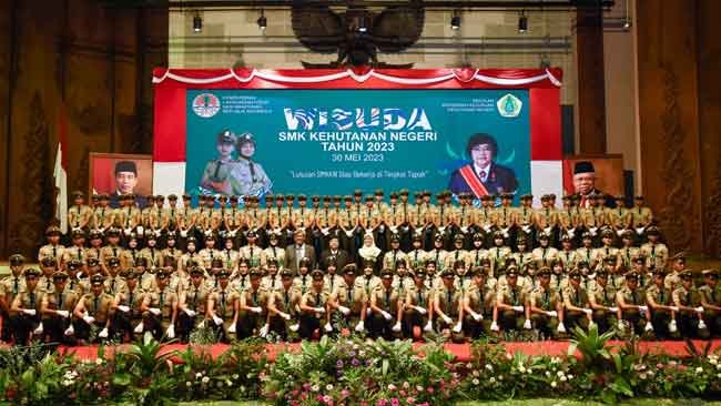 Menteri LHK, Wisuda  472 Rimbawan Muda