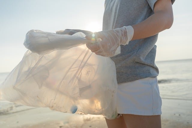 YKLI Bersama Puluhan Komunitas Akan Aksi Bersih di Pantai Tanjung Bayang