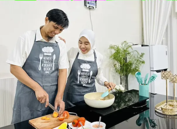 Istri-istri Karyawan PLN Makassar Ajak IRT Memasak Asik dengan Kompor Listrik