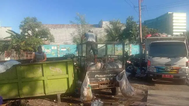 Menghela Napas di Tumpukan Sampah Tamamaung, Makassar