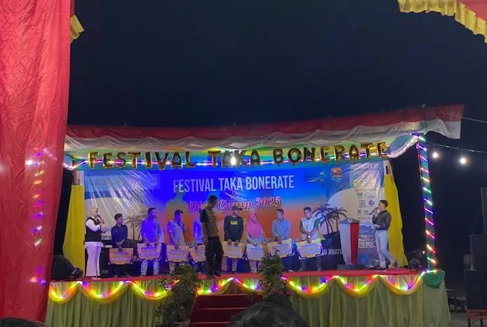 Malam Pembukaan Festival Taka Bonerate di Pulau Jinato Berlangsung Meriah