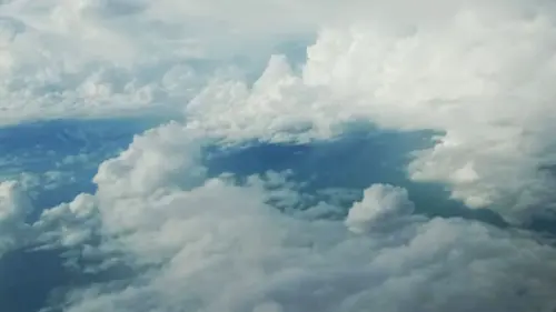 Mikroplastik Telah Menyusup ke Awan dan Jadi Pemicu Perubahan Iklim?