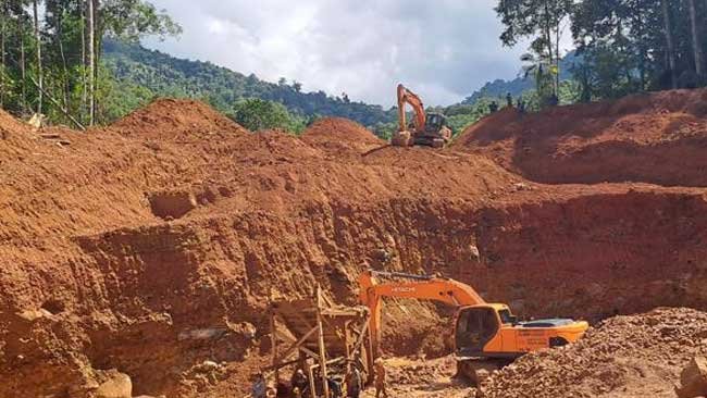 Gakkum KLHK Amankan Pelaku dan 4 Unit Alat Berat PETI di Tolitoli