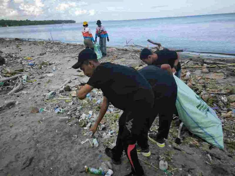 Aksi Cinta Alam GYM & SSD di Kampung Penyu Tanjung Sumingi