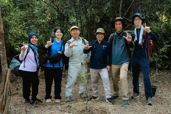 Belantara Foundation Ajak Pelajar Asal Jepang Tanam Pohon di Tahura Sultan Syarif Hasyim