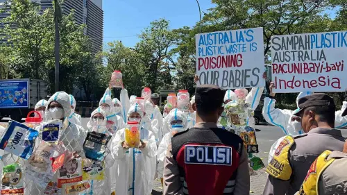 Mampukah Kita Mendukung Ecoton yang Mendesak Penghentian Pengiriman Sampah dari Australia ke Indonesia?