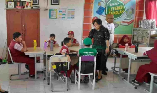 Tim Verifikasi Lapangan Adiwiyata Mandiri Beri Jempol SD Negeri Rappocini Makassar