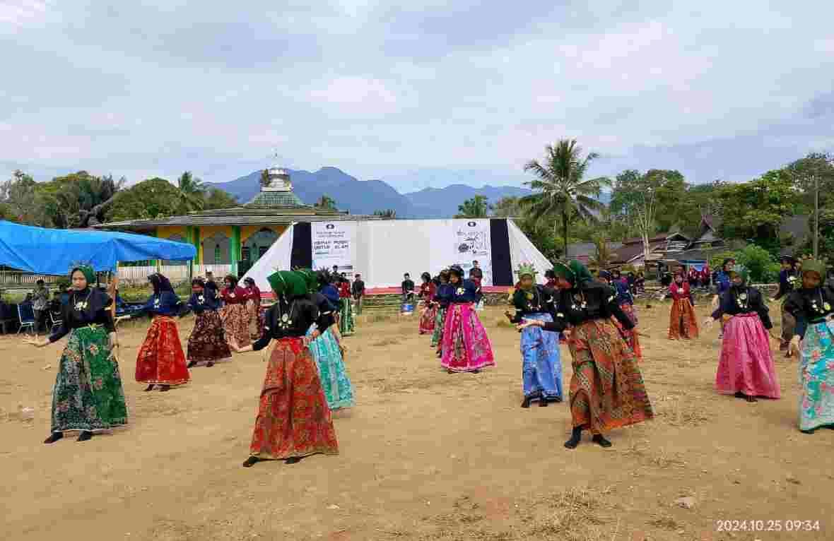 Tarian dan Alat Musik dari Barang Bekas Warnai Pembukaan KMA Part IV KP2K
