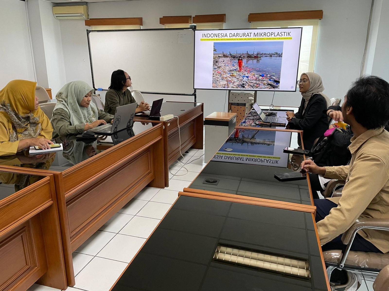 Fakta Pencemaran Mikroplastik: Urgensi Baku Mutu untuk Melindungi Gen Z dan Gen Alpha