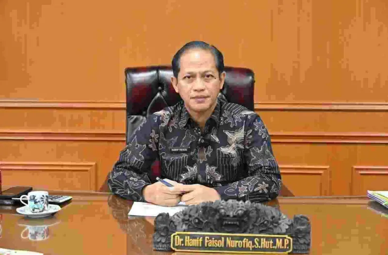 Profil Singkat Menteri LH/BPLH, Hanif Faisol Nurofiq