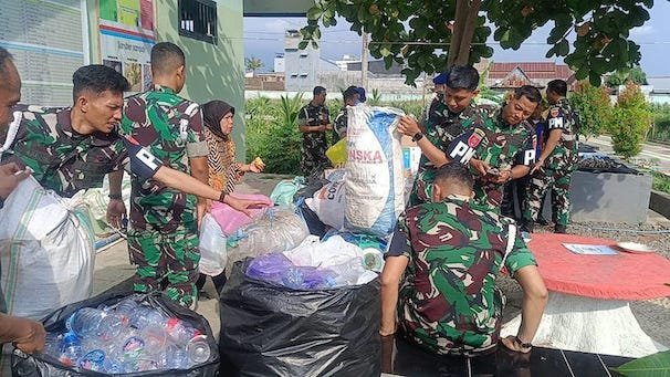 Penimbangan Perdana Bank Sampah POMDAM XIV Hasanuddin, Terkumpul 1 Ton Sampah