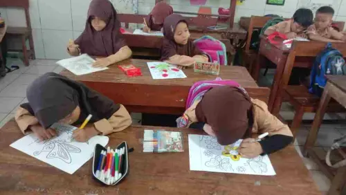 Peringati Hari Jadi Kota Makassar, SDN Parinring Giatkan Literasi Puspa dan Satwa