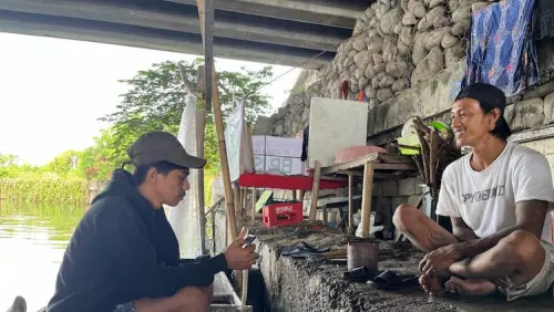 Seni, Nelayan Pinggiran di Selangkangan Gemerlap CPI Makassar