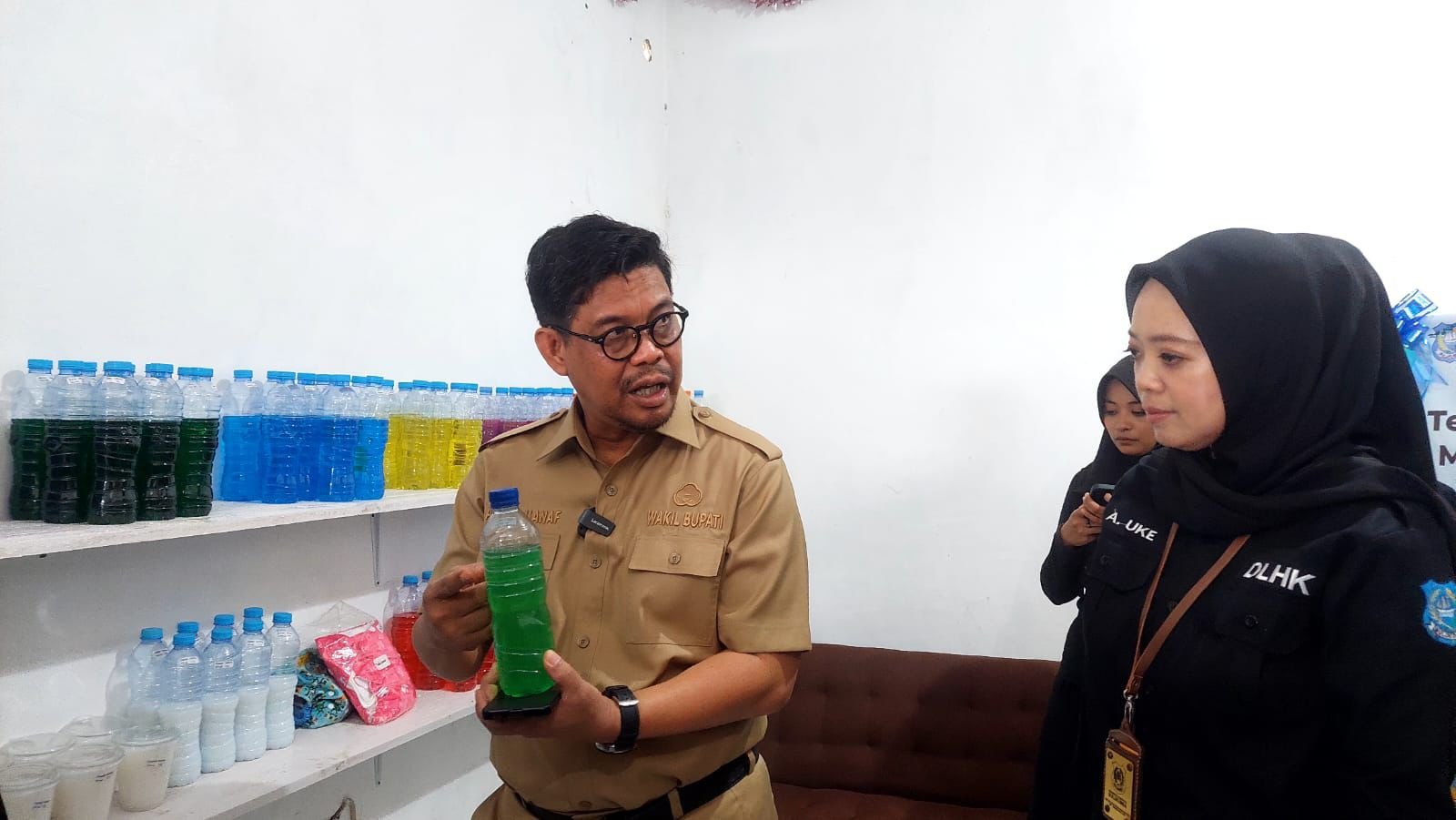 Kurangi Plastik Sekali Pakai: Wabup Bulukumba Resmikan Toko Isi Ulang dan Bank Sampah