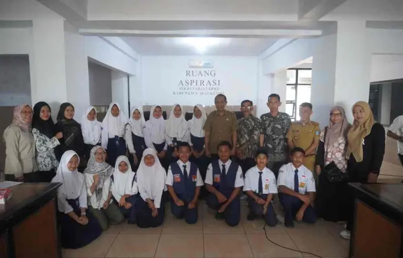 Temukan Mikroplastik di Sungai Balantieng, Pelajar Bulukumba Datangi Kantor DPRD